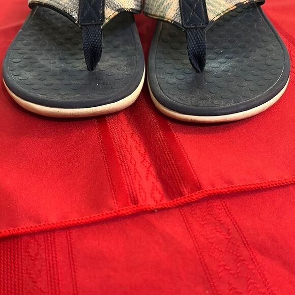 Vionic Pattern Sequin Flip Flops Size 8 - Picture 7 of 10